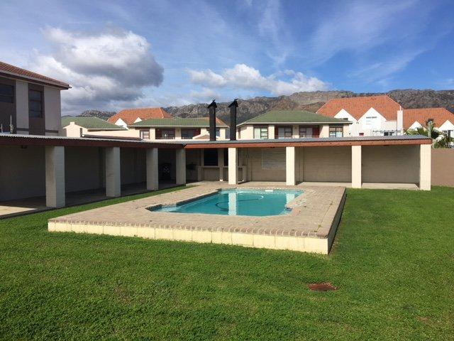 To Let 2 Bedroom Property for Rent in Whispering Pines Western Cape